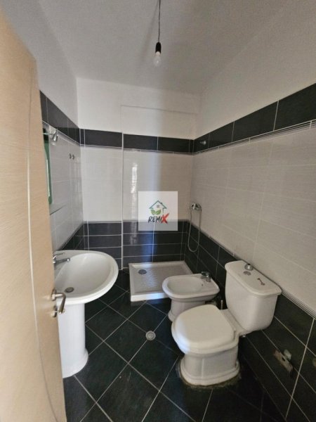 Shkembi Kavajes, shitet apartament 1+1+Aneks+Ballkon Kati 3, 62 m² 65.000 € 