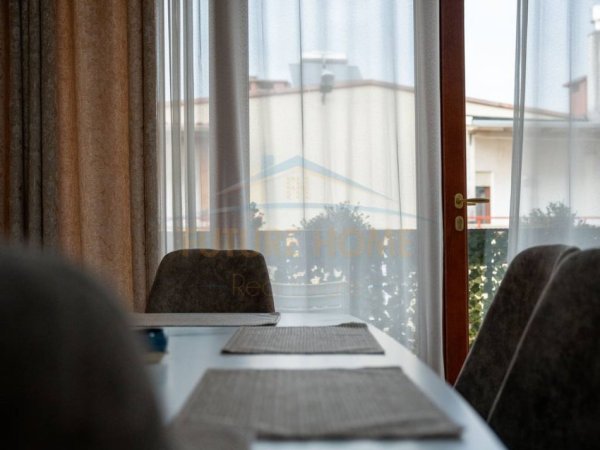 Shqiperi, shitet apartament 3+1 Kati 5, 419 m² (Kodra e Diellit)