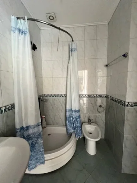Tirane, jap me qera apartament 1+1+Ballkon Kati 8, 54 m² 400 € (Blloku Vision Plus, Kulla 5, Kati 8)