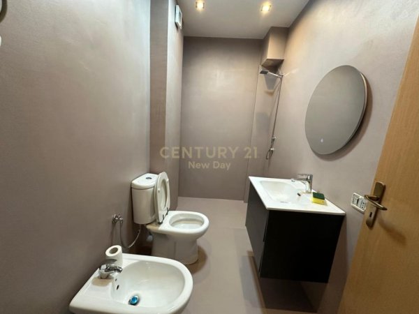 Durres, shes apartament 1+1 Kati 5, 69 m² 75.000 € (Mali i Robit)