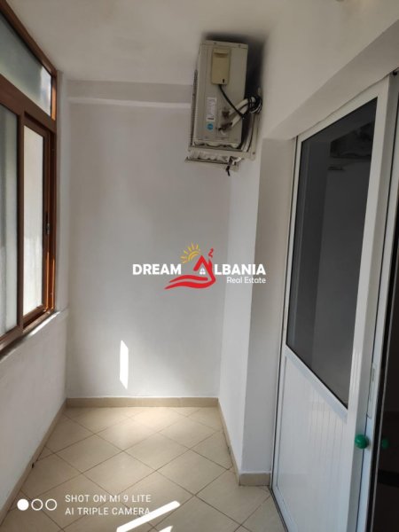 Tirane, shitet apartament 1+1 Kati 4, 70 m² 95.000 € (prane Shkolles se Bashkuar)