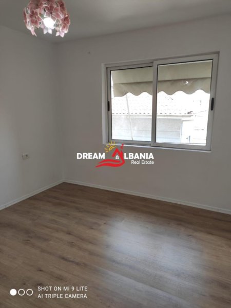 Tirane, shitet apartament 1+1 Kati 4, 70 m² 95.000 € (prane Shkolles se Bashkuar)