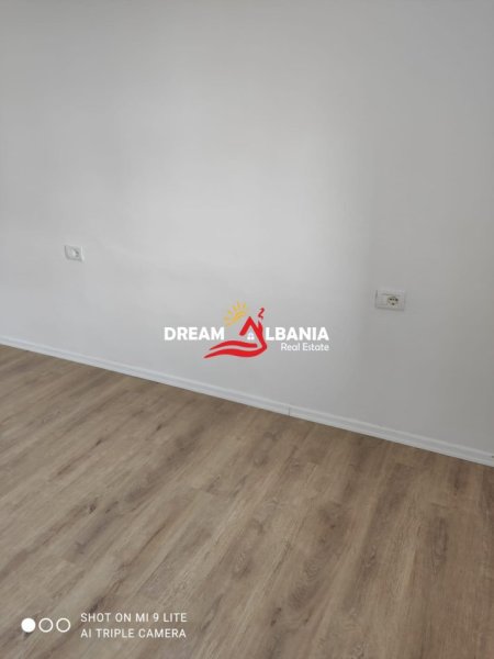 Tirane, shitet apartament 1+1 Kati 4, 70 m² 95.000 € (prane Shkolles se Bashkuar)