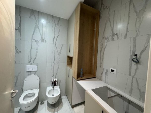 Tirane, jepet me qera apartament 1+1 Kati 4, 55 m² 500 € 