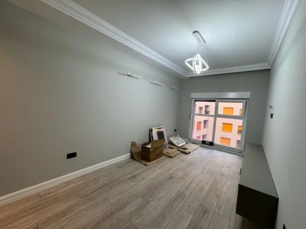 Tirane, jepet me qera apartament 1+1 Kati 5, 55 m² 500 € 