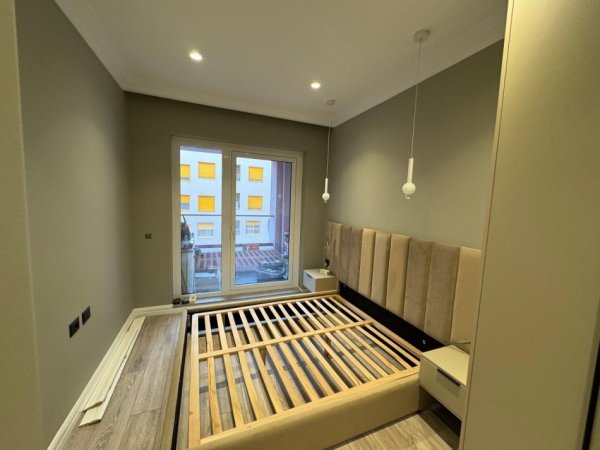 Tirane, jepet me qera apartament 1+1 Kati 5, 55 m² 500 € 