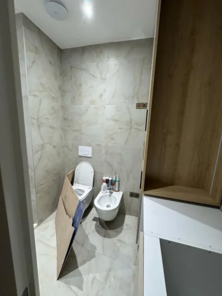 Tirane, jepet me qera apartament 1+1 Kati 5, 55 m² 500 € 