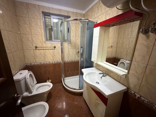 Tirane, jepet me qera apartament 2+1 Kati 6, 100 m² 750 € 