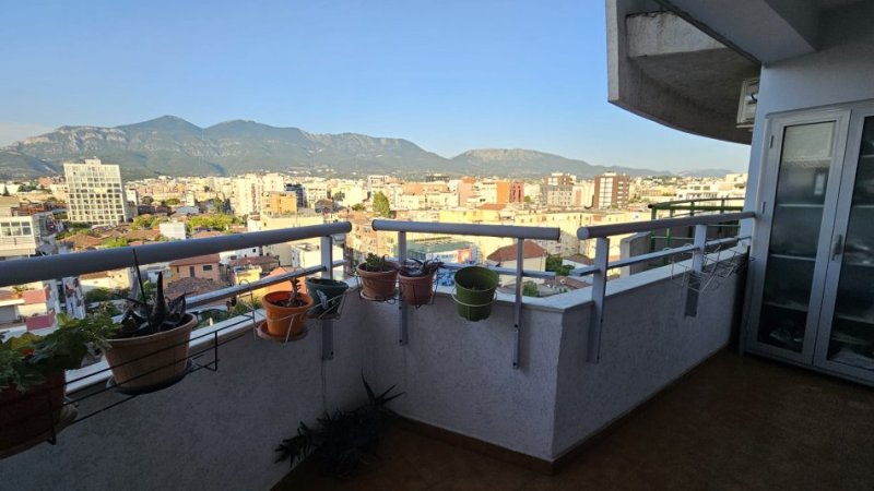 Tirane, jepet me qera apartament 3+1+Aneks+Ballkon Kati 9, 143 m² 1.500 € (Rruga e Dibres)