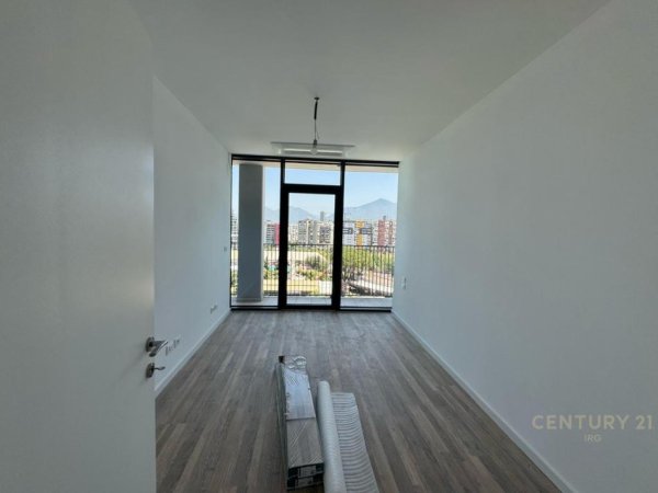Tirane, jepet me qera zyre Kati 4, 122 m² 1.500 € (Lake View Residence)