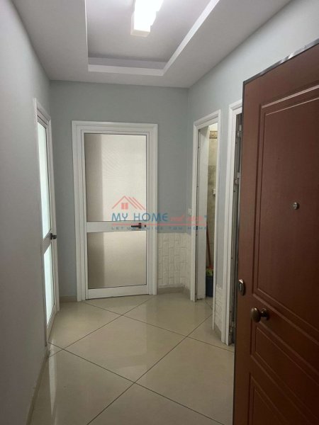 Tirane, jepet me qera apartament 1+1+Ballkon Kati 2, 70 m² 450 € (Astir)