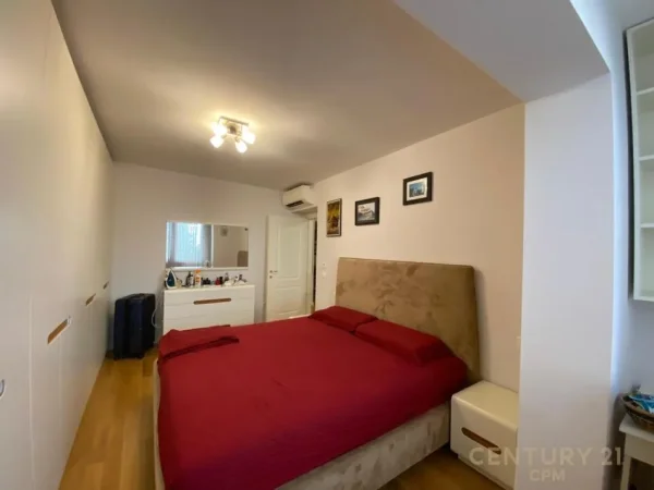 Tirane, jepet me qera apartament 2+1 Kati 2, 90 m² 800 € 