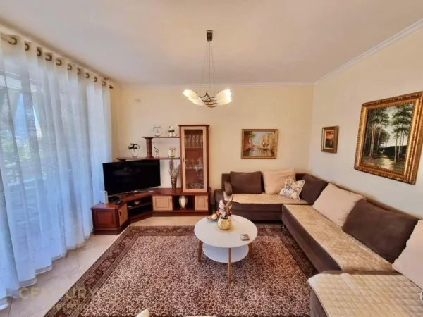 Tirane, jepet me qera apartament 3+1 Kati 9, 111 m² 1.000 € 