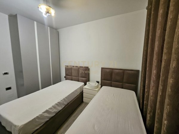 Tirane, jepet me qera apartament 2+1+Aneks+Ballkon Kati 2, 120 m² 1.100 € (Rr. Elbasanit)