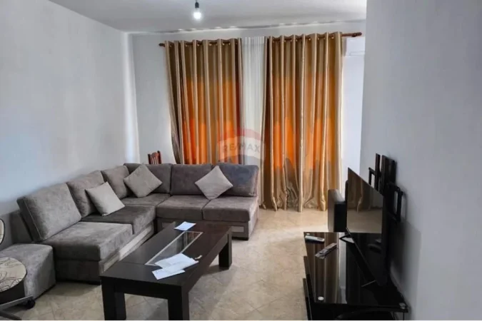 Tirane, jepet me qera apartament 2+1 , 70 m² 