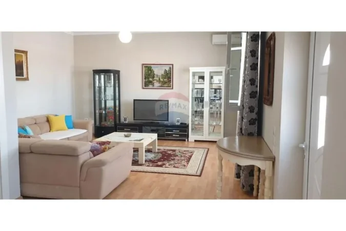Tirane, jepet me qera apartament , 140 m² 500 € 