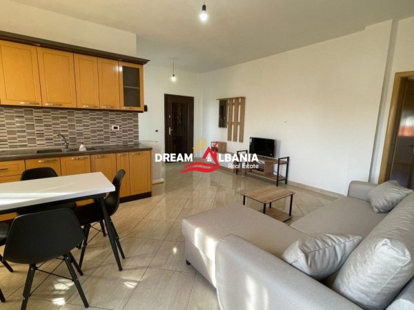 Tirane, jepet me qera apartament 2+1 Kati 4, 100 m² 450 € (Siri Kodra)