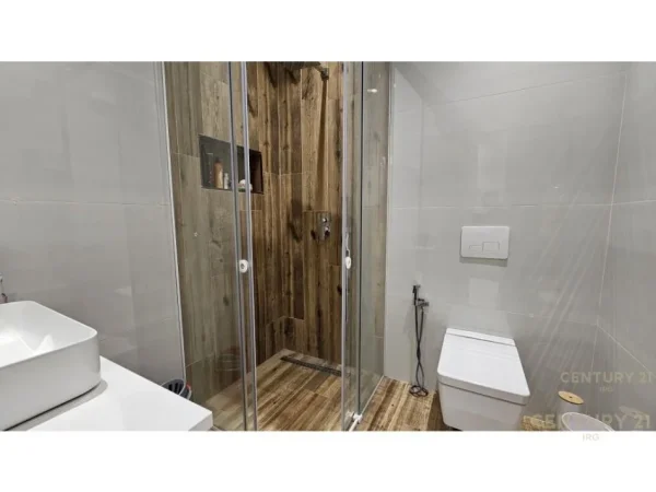 Tirane, shitet apartament 2+1 Kati 2, 118 m² 256.000 € 