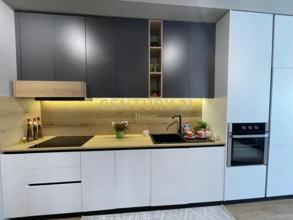 Tirane, jepet me qera apartament 2+1 Kati 11, 87 m² 800 € (Farmacia 10)