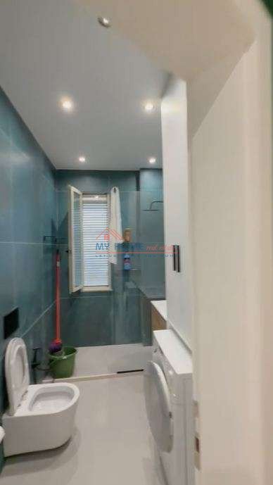 Tirane, shitet apartament 2+1+Ballkon Kati 1, 89 m² 245.000 € (Kopeshti Zologjik)