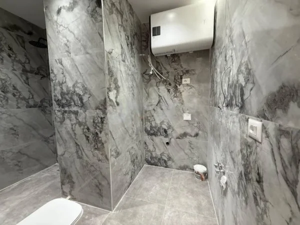 Tirane, jepet me qera apartament 1+1 Kati 4, 65 m² 600 € (ZOGU ZI)