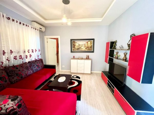 Tirane, jepet me qera apartament 1+1 Kati 1, 55 m² 500 € (Vilat gjermane)
