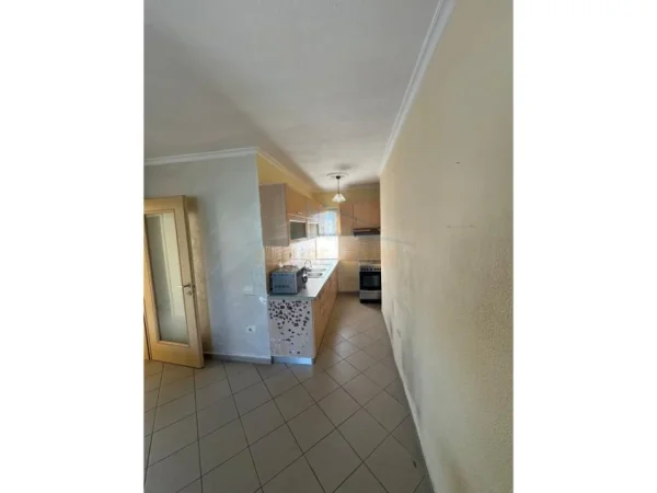 Tirane, shitet apartament 1+1 Kati 3, 53 m² 110.000 € 