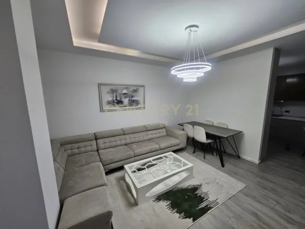 Tirane, jepet me qera apartament 2+1 Kati 2, 100 m² 11.000 € 