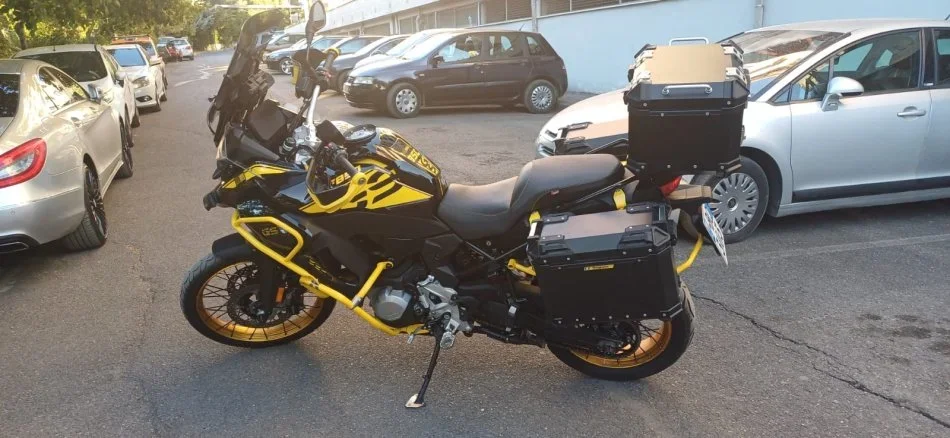 Tirane, OKAZION Shitet BMW - GS 850 Adventure - Viti 2021 , me 35.000 km - Cmimi 14400 €