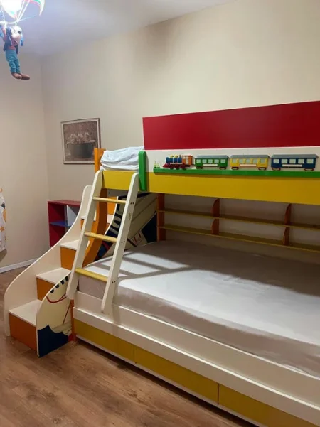 Tirane, jepet me qera apartament 2+1+Ballkon Kati 1, 110 m² 610 € (Rruga "Dibres")