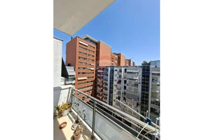 Tirane, jepet me qera apartament 2+1+Aneks+Ballkon Kati 8, 74 m² 500 € (Tirana Golden Park)