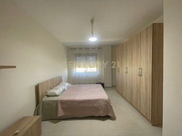 Tirane, jepet me qera apartament 2+1 Kati 2, 95 m² 550 € (Rr. Peti)
