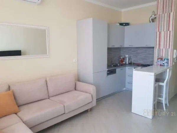 Apartament 1+1 me qera te Komuna e Parisit, 550 € / ne muaj