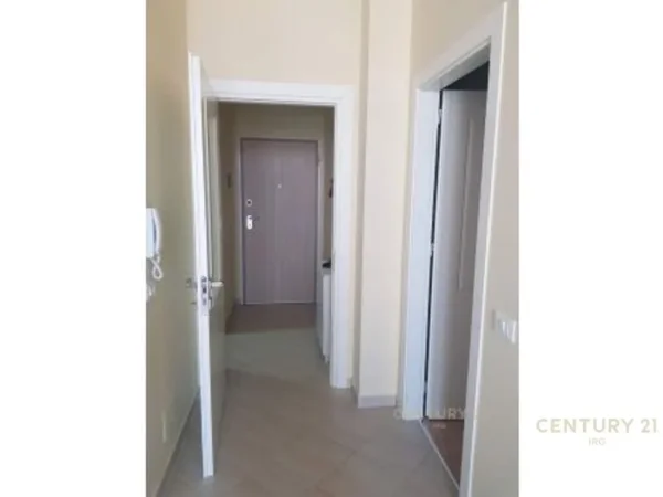 Apartament 1+1 me qera te Komuna e Parisit, 550 € / ne muaj