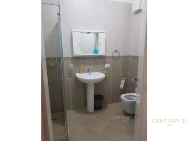 Apartament 1+1 me qera te Komuna e Parisit, 550 € / ne muaj