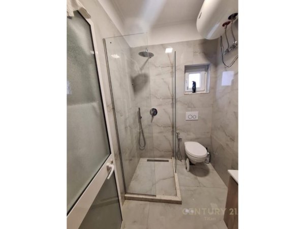 Tirane, shitet garsonier 1+1 Kati 2, 93 m² 204.000 € (RRUGA E DURRESIT)