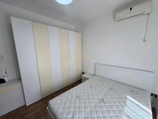 Tirane, jepet me qera apartament 2+1 Kati 2, 76 m² 700 € 
