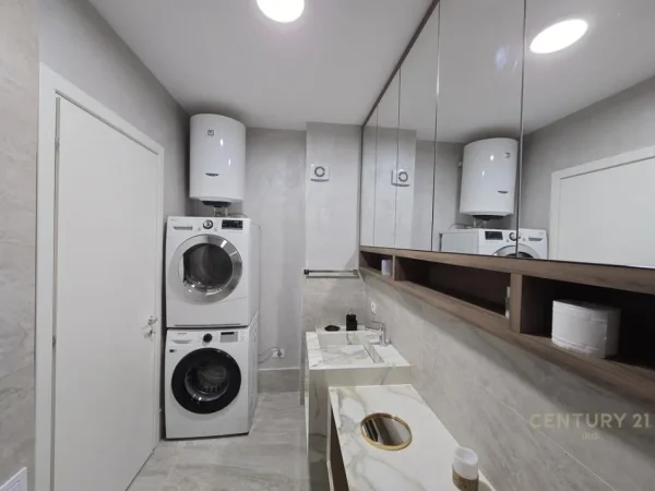 Tirane, jepet me qera apartament 1+1 Kati 3, 70 m² 850 € (Shkolla e kuqe)