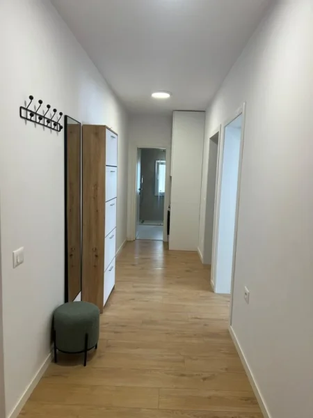 Tirane, jepet me qera apartament 2+1, 85.000 Leke/Muaj, Kati 2, 90 m² (Bulevardi Zogu I)