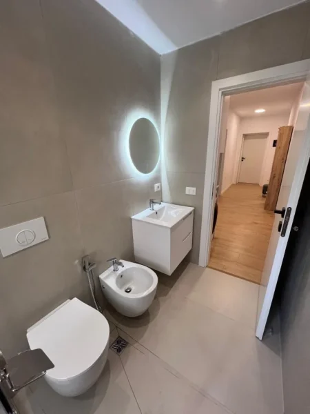 Tirane, jepet me qera apartament 2+1, 85.000 Leke/Muaj, Kati 2, 90 m² (Bulevardi Zogu I)
