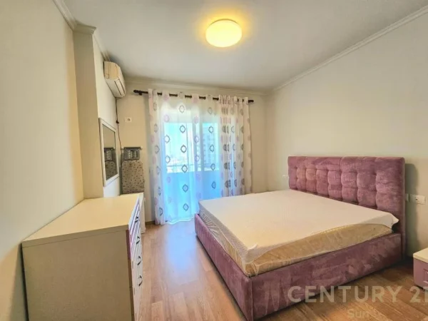 Tirane, jepet me qera apartament 2+1 Kati 5, 89 m² 550 € 