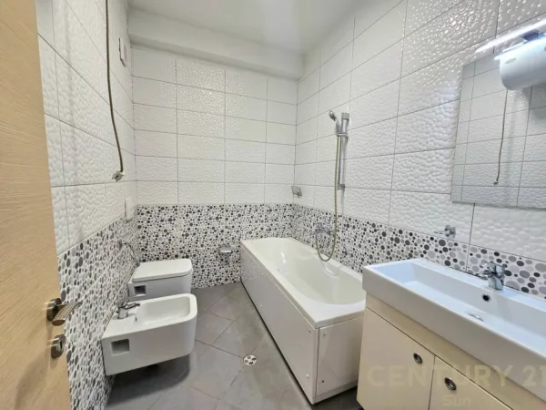 Tirane, jepet me qera apartament 2+1 Kati 5, 89 m² 550 € 