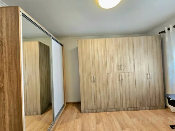Tirane, jepet me qera apartament 2+1 Kati 5, 89 m² 550 € 
