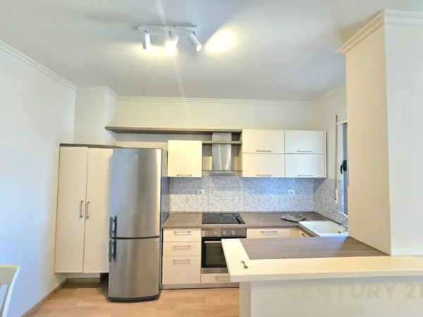 Tirane, jepet me qera apartament 2+1 Kati 5, 89 m² 550 € 