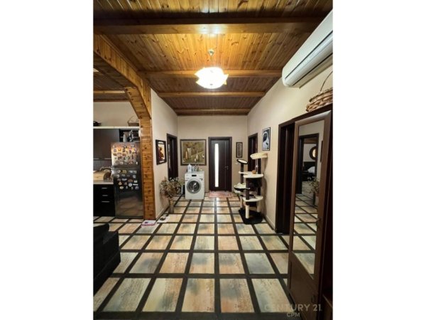 Tirane, shitet apartament 3+1 Kati 2, 132 m² 170.000 € 