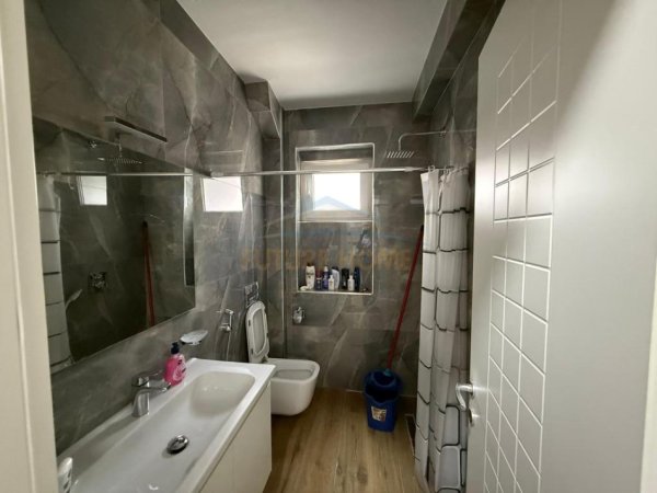 Tirane, shitet apartament 2+1 Kati 4, 105 m² 210.000 € (Komuna e Parisit)