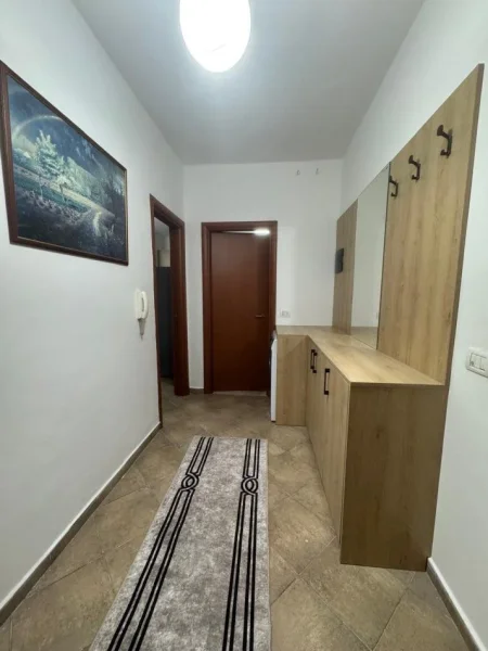 Tirane, jepet me qera apartament 1+1+Ballkon Kati 5, 60 m² 500 € (KOMUNA E PARISIT)