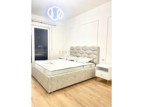 Tirane, jepet me qera apartament 1+1 Kati 1, 95 m² 500 € (Te Vila L)