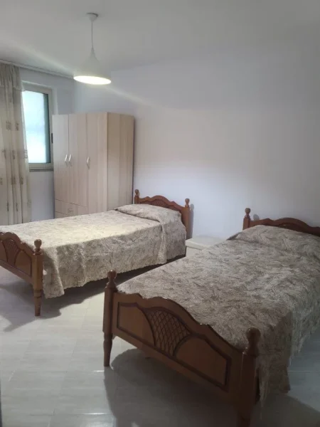 Tirane, jepet me qera apartament 2+1+Aneks+Ballkon Kati 1, 80 m² 600 € (MOZAIKU I TIRANES)