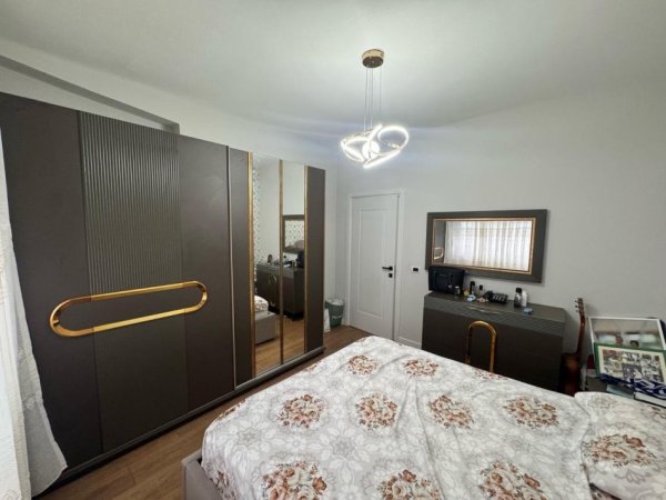 Tirane, shitet apartament 2+1 Kati 9, 90 m² 155.000 € (Tv Klan Pallatet Fratari)